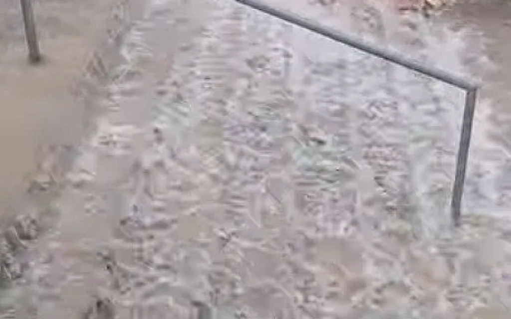 UN FORTÍSSIMA AIGUAT DEIXA 63 LITRES AL CENTRE DE GATA EN MENYS D'UNA HORA. Nombroses incidéncies per la forta pluja