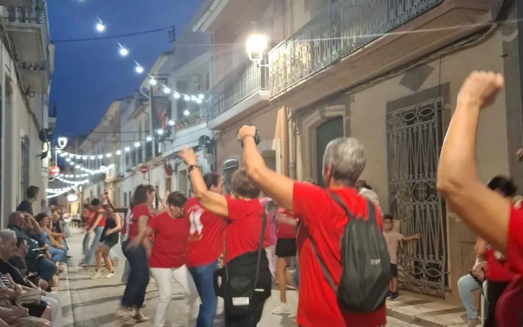 FESTES DE SANT MIQUEL 2026: AHIR, ÈXIT A LA I TROBADA DE DANSES I AL SOPAR DE CÀRITAS PARROQUIAL
