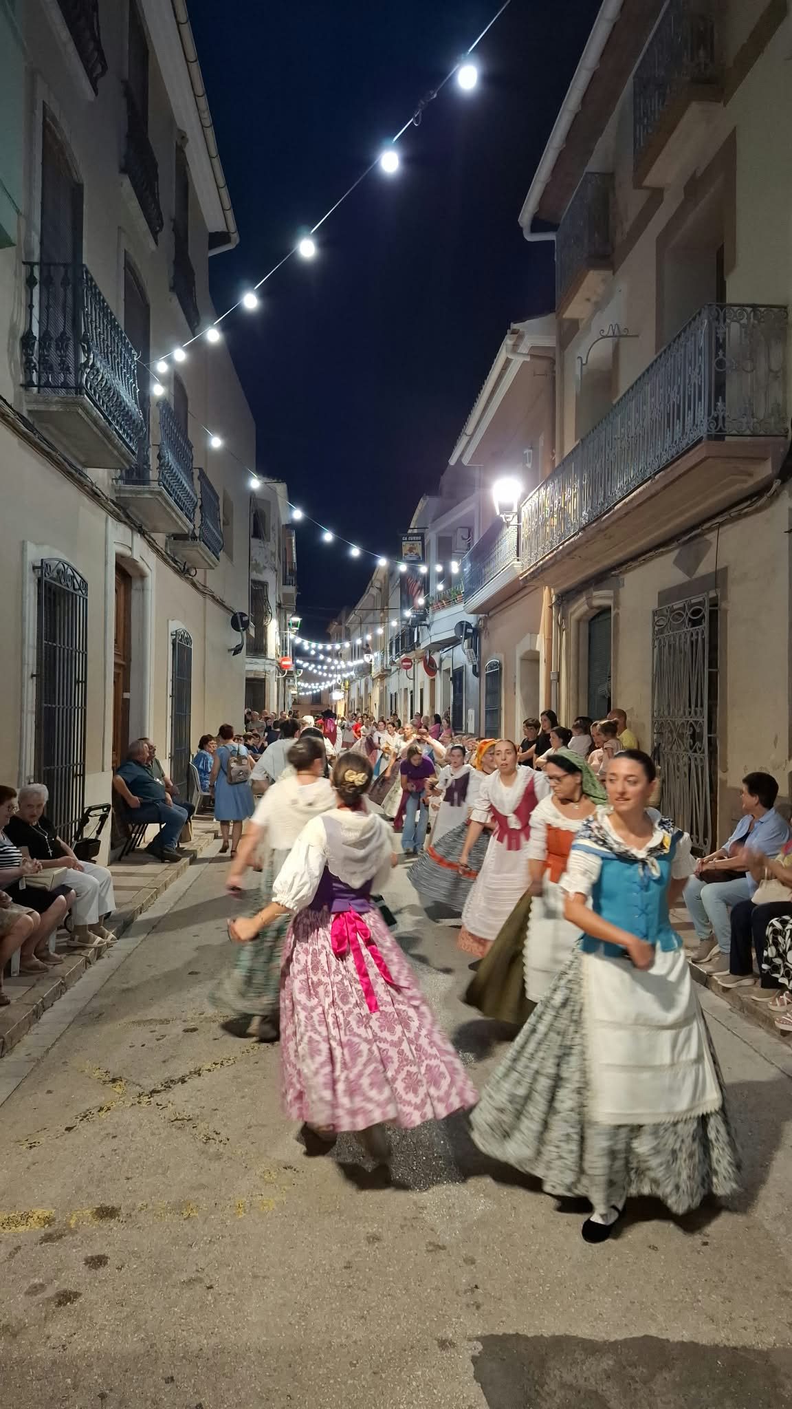 FESTES DE SANT MIQUEL 2026: AHIR, ÈXIT A LA I TROBADA DE DANSES I AL SOPAR DE CÀRITAS PARROQUIAL