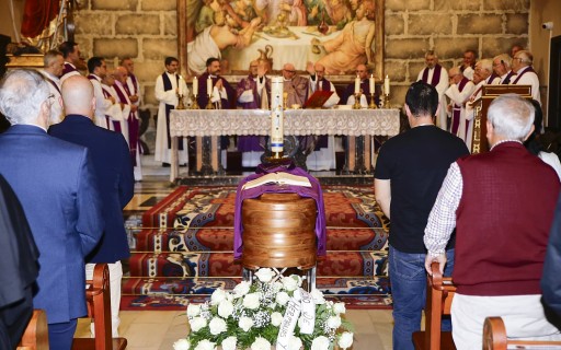 IMPRESSIONANT MOSTRA DE RESPECTE, ADMIRACIÓ I RECORD. FUNERAL A TEULADA PEL RECTOR MISSIONER FILL PREDILECTE DEL POBLE VEÍ I ADOPTIU DE GATA, DON VICENTE BERENGUER LLOPIS