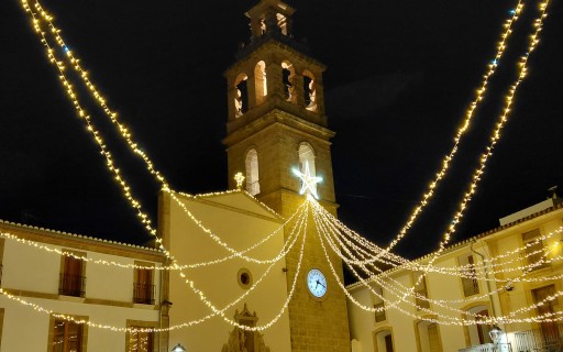 S'ENCEN LA IL·LUMINACIÓ DE NADAL A GATA. Actes des del dia 14 al 27