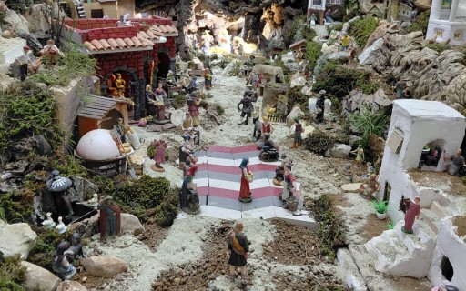 OBRI LES PORTES EL BETLEM MONUMENTAL DEL CARRER SIGNES DE GATA. Set llocs del poble estan representats