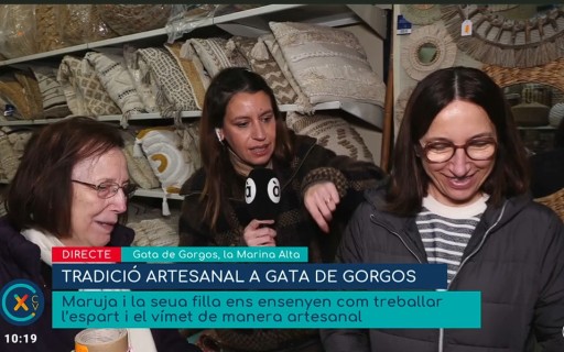 L'ARTESANIA GATERA, PROTAGONISTA A CONNEXIÓ CV (ÀPUNT): Maruja i Paca mostren la tenda de la Plaça Espanya i Sandra els seus sombreros