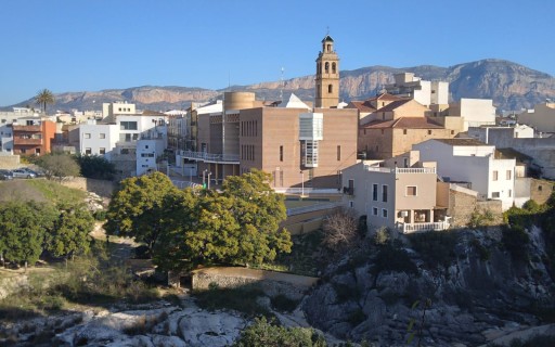 EL BLOG DEL CRONISTA DE GATA DE GORGOS ARRIBA ALS 5.000 "AMICS" QUE COMPARTIXEN LA INFORMACIÓ. Gràcies, gràcies i mil gràcies