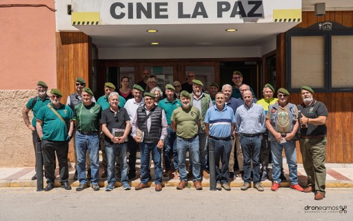 UNA TRENTENA DE VETERANS DE LA COE 32 DE PATERNA ES REUNIXEN A GATA I RECORDEN EL SEU PAS PER LA COMPANYIA ELS ANYS 70