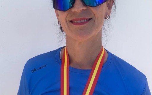 LA GATERA SILVANA GINESTAR PEDRÓS CAMPIONA D'ESPANYA DE LLAÜT. El seu equip és el veterà mixte del Club Nàutic Xàbia