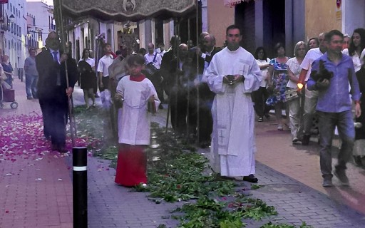 CELEBRACIÓ DEL CORPUS A GATA. La novetat, del carrer Signes retorna la processó a la plaça