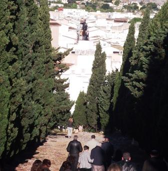 MIRADES URBANES: del Calvari al poble, Divendres Sant