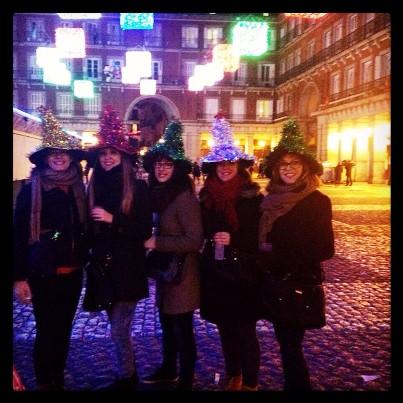 IMATGES DE FESTA: gateres passen el pas de l'any a Madrid