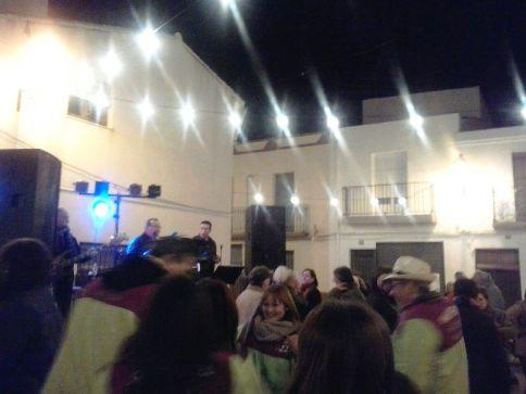 HUI FESTEJA EL RAVAL I GATA A SANT ANTONI: Missa solemne i bendició d'animals