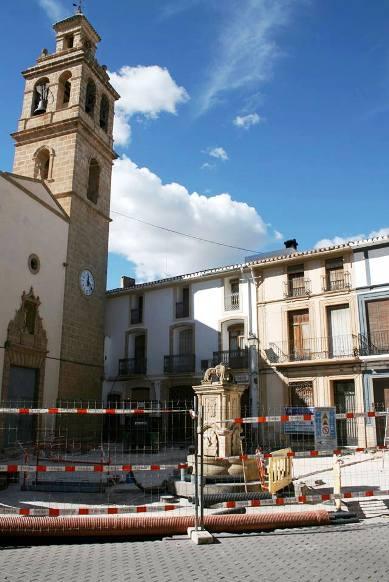 DILLUNS 23, NOVA FASE DE TALL DE CARRER PER LES OBRES DE LA PLAÇA DE L'ESGLÉSIA
