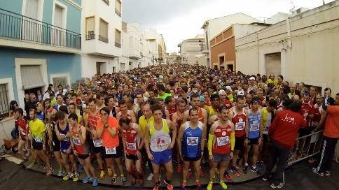 MÉS DE 1.500 CORREDORS, ENTRE GRANS I MENUTS, ES DONEN CITA A LA VOLTA POPULAR DE GATA