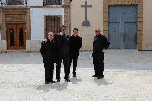 IMATGES CURIOSES: la plaça preparada i els rectors també