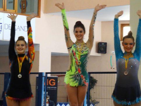 LA GIMNASTA GATERA EVA SIGNES, PLATA A L'AUTONÒMIC DE RÍTMICA