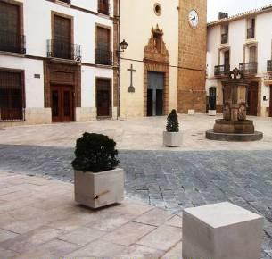 TORNA A PODER CIRCULAR-SE IGUAL QUE ABANS A LA PLAÇA DE L'ESGLÉSIA