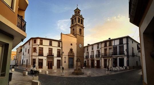 IMATGES CURIOSES: Tota la plaça vella (Plaça de lesglésia) de Gata