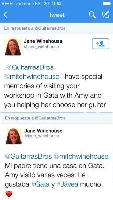 SABIEU? que la guitarra de la malaurada cantant Amy Winehouse (1983-2011) era de Bross (Gata)