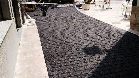 HEU VIST COM ESTÀ QUEDANT-SE LA PLAÇA DE L'ESGLÉSIA?