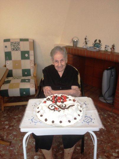 GATA: ONZE PERSONES CENTENÀRIES EN 25 ANYS (1991-2015). ARA SOLS NHI HA UNA EN VIDA, TERESA SIGNES COSTA (103 ANYS)