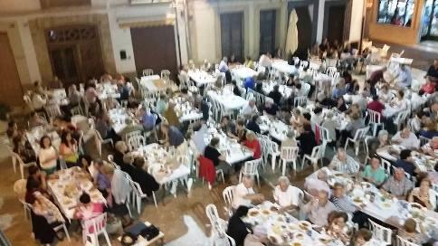 GATA: UNES 300 PERSONES ES REUNIXEN AL SOPAR SOLIDARI DE SANT MIQUEL