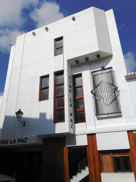 REINAUGURACIÓ DEL CINEMA LA PAZ (pel·lícula a benefici de Cáritas) - i II -