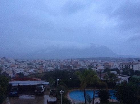 PLUJA GATA: 101 LITRES, DE DIUMENGE NIT FINS ARA