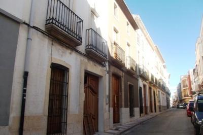 GATA: LA REPARACIÓ DEL CLAVEGUERAM, AIGUA POTABLE I PAVIMENTACIÓ DEL CARRER LA BASSA, CADA DIA MÉS PROP