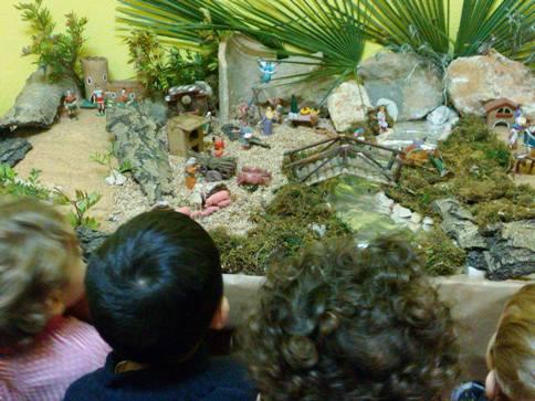 TEMPS DE BETLEMS: els xiquets i xiquetes de l'Escoleta no es perden detall