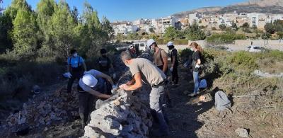 MACMA I XARXA JOVE COMARCAL. A GATA ES POSA EN VALUA LA CONSTRUCCIÓ DE PEDRA EN SEC, PATRIMONI IMMATERIAL DE LA HUMANITAT. Sessió pràctica al camí d'accés a la Casa de la Lepra