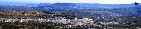 VISTES DE GATA. DES DEL MIRADOR DE PEDREGUER ES VEU TOT EL POBLE (Foto Jaime Fornés Signes Blanquet). AMPLIEU FOTO