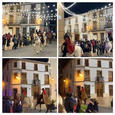 AL MENYS HEM VIST JA ALS VISIRS REIALS. A GATA, UNS REIS MOLT DIFERENTS DEMÀ PEL COVID19 (Fotos i vídeo Miguel Pedrós Talens)