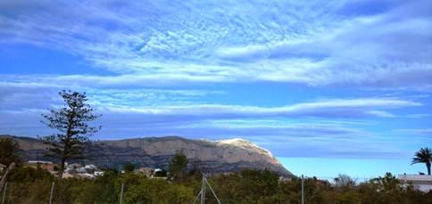 EL GUARDIÀ DEL MONTGÓ: des dels Plans, cel blau amb ratlles