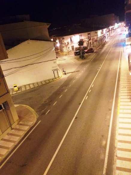 FA UN ANY A GATAAPLAUDIMENTS, CARRERS BUITS, SENSE MISSES I EL PATRÓ ALS BALCONS