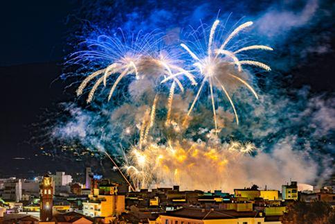 FESTES GATA 2021: EL DIA DESPRÉS. RECORDEM EL DIA DE LA FESTA MAJOR. i 3.ESPECTACULAR I IMPRESSIONANT CASTELL DE FOCS ARTIFICIALS, PUNT I FINAL. Foto portada, José Luis Fornés
