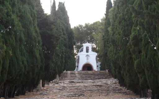 DEMÀ MATÍ, GATAMFEST, RUTA GUIADA PEL CRONISTA A L'ERMITA I VISTA DE LA CASETA DE LA LEPRA, ACABANT EN UN CONCERT DE GUITARRA I FLAUTA A LA PLACETA DE TETUÀ
