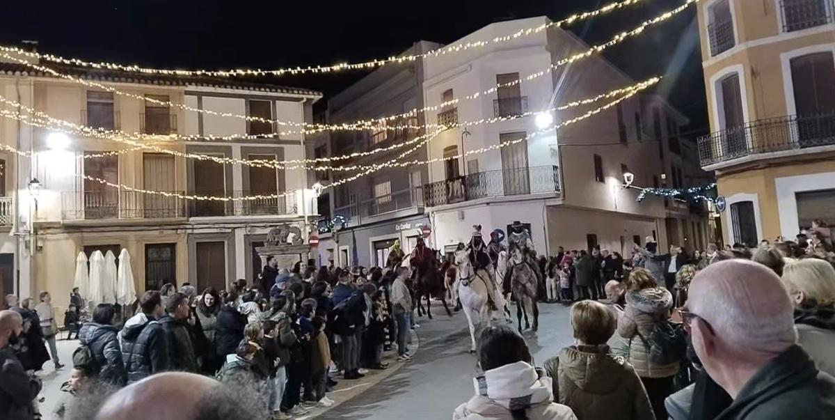 HUI ÉS EL BÀNDOL DE LA VINGUDA DELS REIS MAGS A GATA