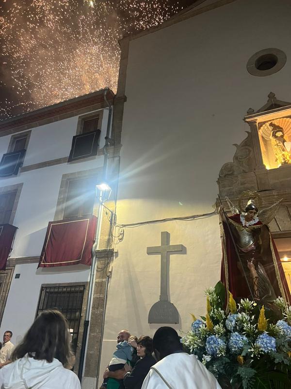 LA  PROCESSÓ I EL CASTELL POSEN PUNT I FINAL A LES FESTES DE SANT MIQUEL 2024: Va ser el 450 aniversari de la parròquia  