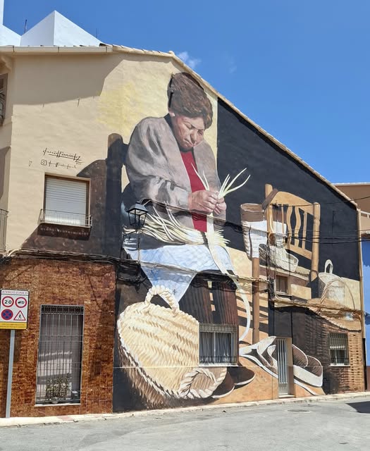 L'ATRACCIÓ DE LA SETMANA: EL MURAL DE LA LLATA, PRIMERA PINTURA SOBRE UNA FAÇANA GATERA